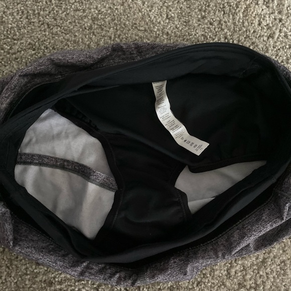 Lululemon speed shorts EUC size 4 - Picture 2 of 2